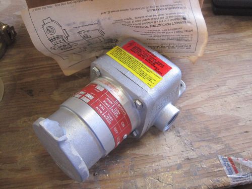 Appleton ces-3023 30 amp factory sealed explosion proof receptacle w/box new js for sale