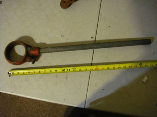 Rigid pipe threader handle
