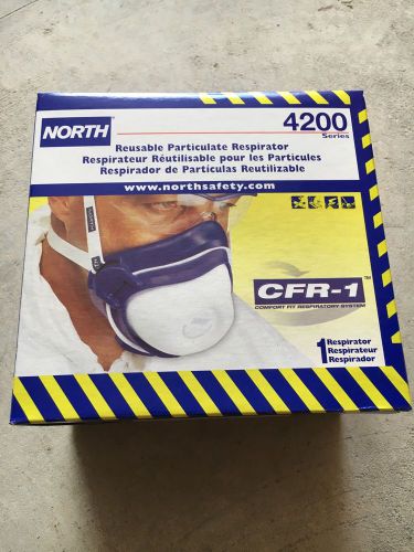 North Reusable Respirator 4200 Series CFR-1 SMALL*
