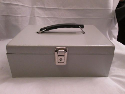 Metal Locking Latch Steel Petty Cash Money Box 7-compartment tray + keys