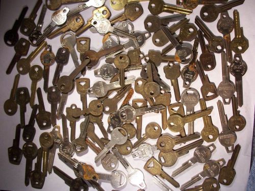 97    KEYS  OLD VINTAGE AUTO KEY BLANK  UNCUT      LOCKSMITH