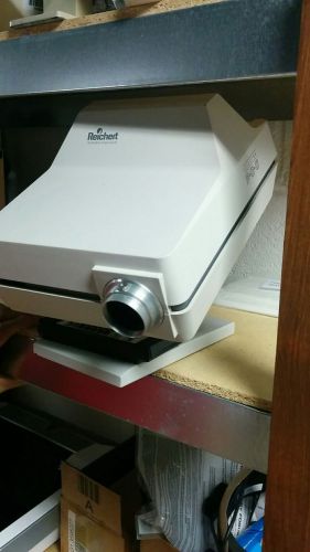 Reichert Selectra Auto Projector with stand and remote