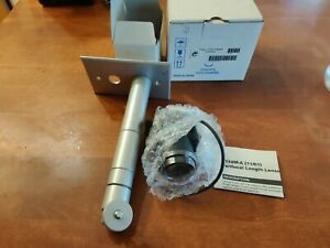 pelco ccd camera ccc1380uh-6 with additional 13vd2.8-12 lens and c10-um mount
