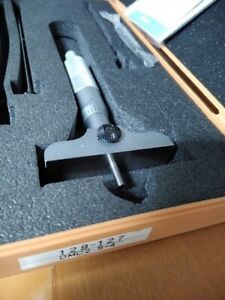 MITUTOYO 129-127  2.5&#034; BASE 0-4&#034; RANGE W/4 RODS,CASE,PAPERWORK