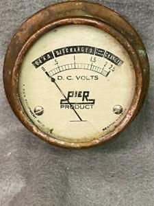 VINTAGE PIER EQUIPMENT MFG CO D.C. VOLTAGE METER