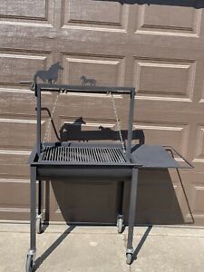 California BBQ grill pit | with custom horses designs | Brand new
