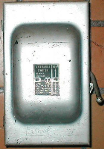 Vintage 1926 trumbull electric mfg co fuse box. 30 amp 125v.#5791 patents pend. for sale
