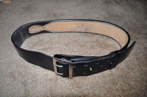Gould &amp; Goodrich Leather Duty Belt 2 1/4&#034; w/ buckle Size 32&#034; Police Officer