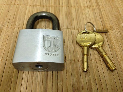 *rare* 50mm jin-tan padlock with 2 *unique keys* + key tag! for sale