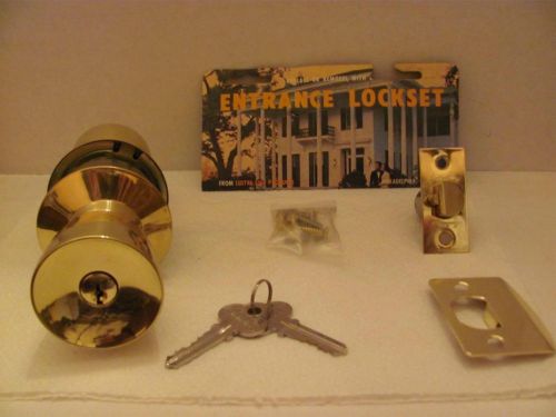 Entrance LOCKSET - Polished Brass (US3) / 2 3/8&#034; Backset - by LUSTRE LINE