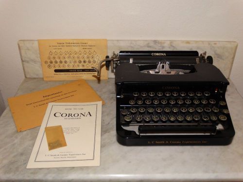 Vintage 1930&#039;s Smith Corona Standard Flat Top Typewriter w/ Case, Manual, Keys