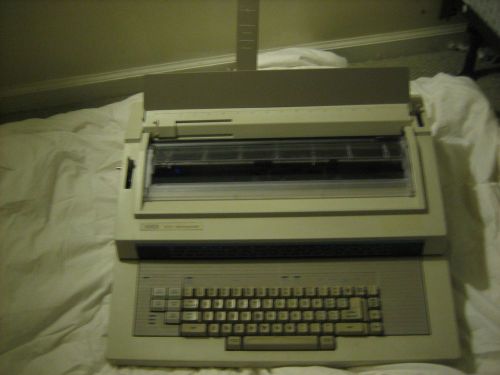 XEROX 6010 Memorywriter Electric Typewriter ( parts not working)
