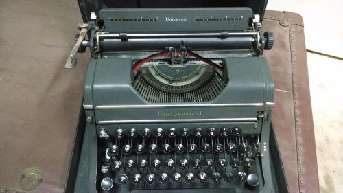 Underwood Universal manual typewriter