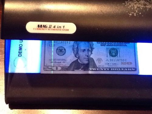 Mag II 4 In 1 Currency Credit Cards ID Cards Authenticator UV &amp; White Light Demo