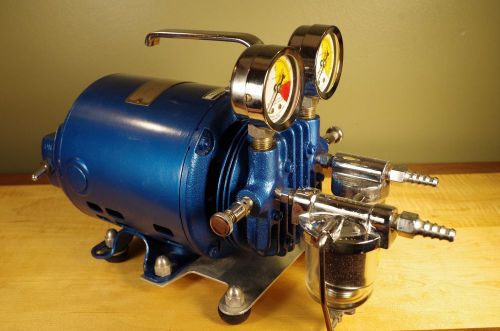 Millipore xx6000000  portable vacuum pump. **pristine condition** for sale