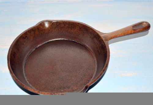 Cast Iron 7&#034; 1/2 Skillet Frying Pan, Eggs Pan, whit two Spout