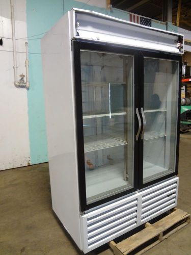 &#034;beverage air&#034; commercial 2 door lighted refrigerated display case merchandiser for sale