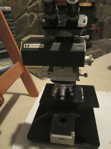 MICROSCOPE VICKERS ENGLAND PHOTOPLAN 4 OBJECTIVES LIGHT SOURCE NEEDS CLEANING