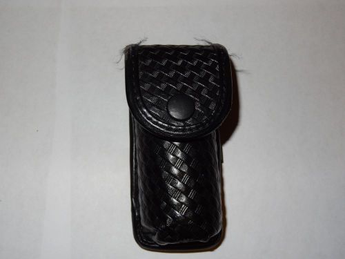 Uncle Mike&#039;s black leather OC Spray Pouch, basketweave finish