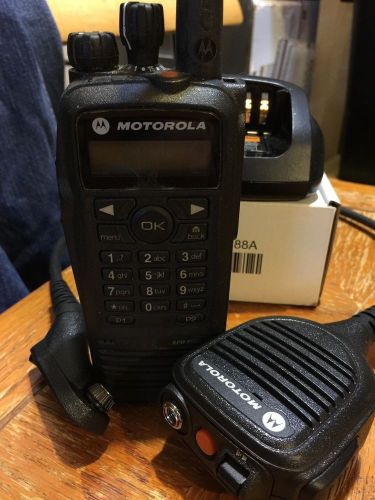Motorola xpr 6550 uhf two-way radio 403-470mhz aah55qdh9la1an for sale