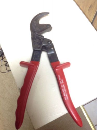NEW Klein Tools 63060 Ratcheting Cable Cutter, Red