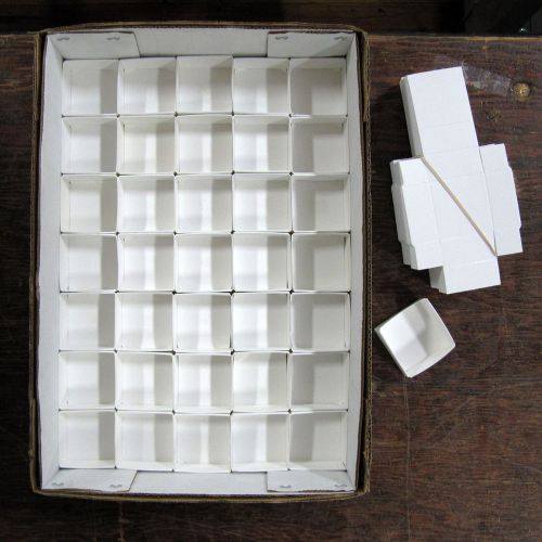 White Mineral Fold-up Boxes, size 35&#039;s (2&#034; x 2&#034;) - 100 pieces