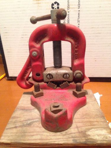 Used ridgid no.20 bench yoke pipe vise 1/8&#034; to 1-1/4&#034;  - good condition - usa for sale