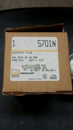 Arrow Hart 30 Amp autogrip plug 5701N