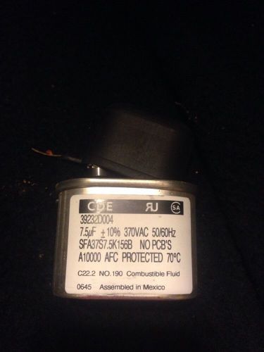 Lennox Armstrong Ducane 7.5 MFD @ 370 Volt Capacitor &amp; Boot RS39232D004 Allied