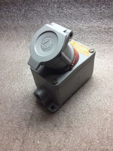 (RR17) APPLETON EFS150-2023 RECEPTACLE