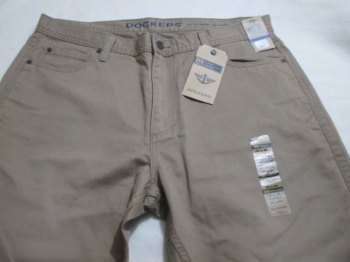 Dockers D3 Classic Fit 5-Pocket Flat Front Men&#039;s Pants Size 39 x 30 Tan