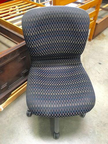 HAWORTH M211 IMPROV SERIES MID-BACK ARMLESS DESK / TASK CHAIR PRE-OWNED