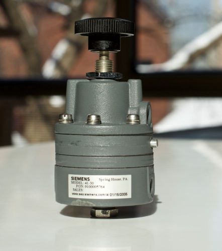 Siemens (moore) model 41-30 pressure regulator, output 0-30 psi, tested for sale