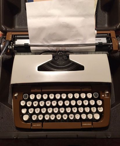 Smith Corona classic 12 typewriter with hard case