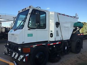 2006 JOHNSTON 4000 STREET SWEEPER