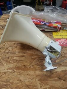 Speco Indoor Outdoor Trumpet Horn PA Speaker with Bracket SPC-40RT