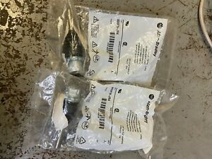 ALLEN BRADLEY TOGGLE SWITCH #800FM-JR4 (NEW)(C)