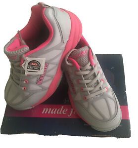 Nautilus Women’s Safety Footwear, Composite Toe Work Shoes, Size 5.5