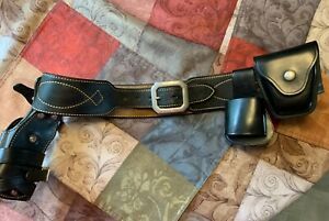 BLACK LEATHER GUN BELT WITH BIANCHI HOLSTER45H &amp; PEE-WEE FLASH LIGHT &amp; CUFF CASE