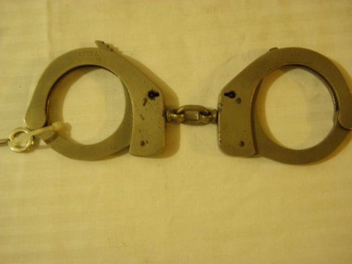 ASTRA  police handcuffs