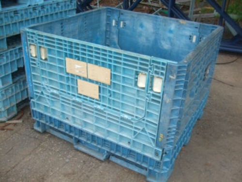 Pallet box collapsible plastic container 2000# cap trade show roofing produce for sale