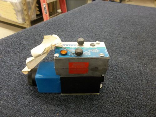 Vickers hydraulic directional control pilot valve dg4v-3s-2a-m-fpbwl-b5-60 new for sale
