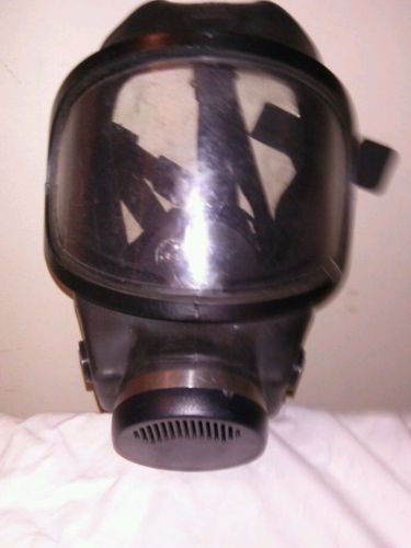 MSA 7-204-1 Ultra-Twin Facepiece Gas Mask  MSA 7-..With Tear Off Still On!.