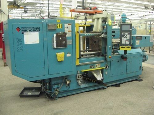 82.5 ton, 3.49 oz. ferromatik milacron injection molder for sale