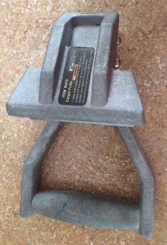 Lot 1 Carpet Puller Great Condition