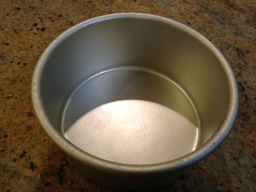 WILTON INDUSTRIAL COMMERCIAL 6&#034; X 3&#034; CAKE PAN