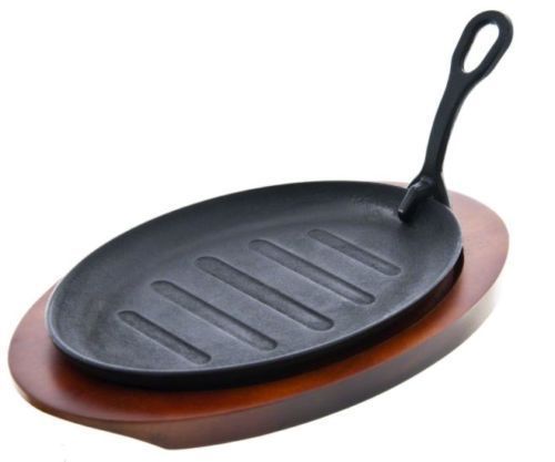 Cast iron sizzling steak plate fajita platter with wooden base &amp; handle set for sale