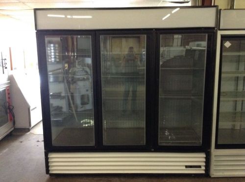 True mfg gdm-72f, 72 cu ft, 3 door, swing door freezer for sale
