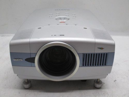 Sanyo pro xtrax multiverse digital multimedia home theater projector plc-xt16 for sale