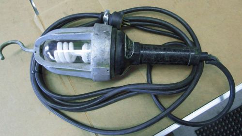 Vintage Hazardous explosion proof  drop light class1 dsa 400 68 c 0153